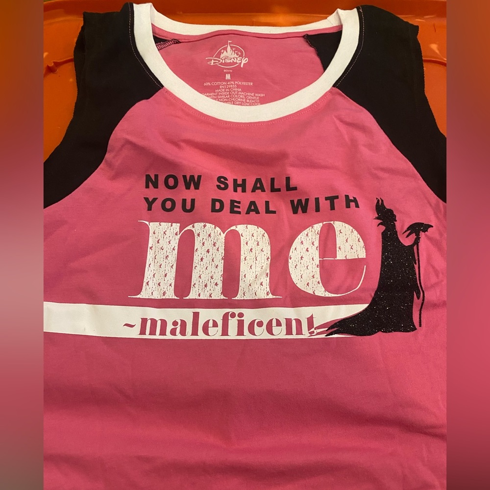 Maleficent top Sz M Disney cutout sleeves NWT
